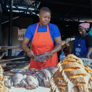 nairobi-street-vendors-13_custom-73f26cef7c76e58c6810dd655172ab43f5d2354e-s900-c85